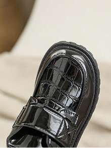 1 Pair Toddler Boys/Girls Hook And Loop Fastening Solid Color Fashion Loafers, Suitable For Spring & Autumn - Black - View 2
