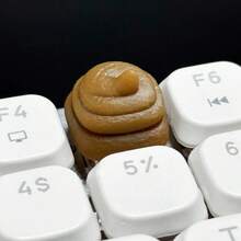 1 szt. Spersonalizowana i urocza klawiatura mechaniczna z symulacją parodii kupy, nakładki na klawisze z osią krzyżową, wysokość OEM, materiał ABS, starannie wykonany zamiennik klawisza ESC, prezent na akcesoria komputerowe DIY