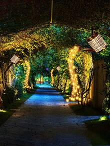 1pc Outdoor Garden Solar LED Water Jug Lamp - Shimmering Watering Can Design, Metal Surface, Rechargeable Solar Panel, Suitable For Path, Lawn, Garden And Porch Decoration As Ambient Lighting, Ideal Holiday Gift, Solar Garden Lamp, Garden Decorative Lawn Lamp, Romantic Lighting, Durable Outdoor Lamp