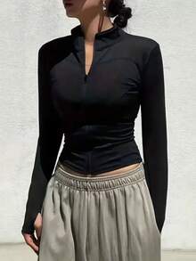 Women's Fitness Tracksuit, Women's Sports Jacket, Women's Zipper Top, Fitted Tracksuit, Workout Wear, Turtleneck Tracksuit, Zipper Sports Coat, Long Sleeve Workout Top, Body-Hugging Tracksuit, Modern Design Tracksuit, Women's White Tracksuit, Gym Coat, Women's Sports Tracksuit, Fitness Tracksuit, Women's Performance Wear, Women's Functional Tracksuit, Women's Lightweight Sports Jacket, Hiking Coat, Stylish Fitness Top, Women's Practical Tracksuit, Comfortable Workout Wear, Women's Running Coat, Women's Casual Sports Tracksuit - 黑色 - 查看 1