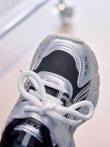 1 Paio di Scarpe Sportive Casual per Bambini Piccoli/Bambini, con Suola Morbida Antiscivolo e Traspirante, Sneaker da Trekking Leggere, Adatte per Tutte le Stagioni
