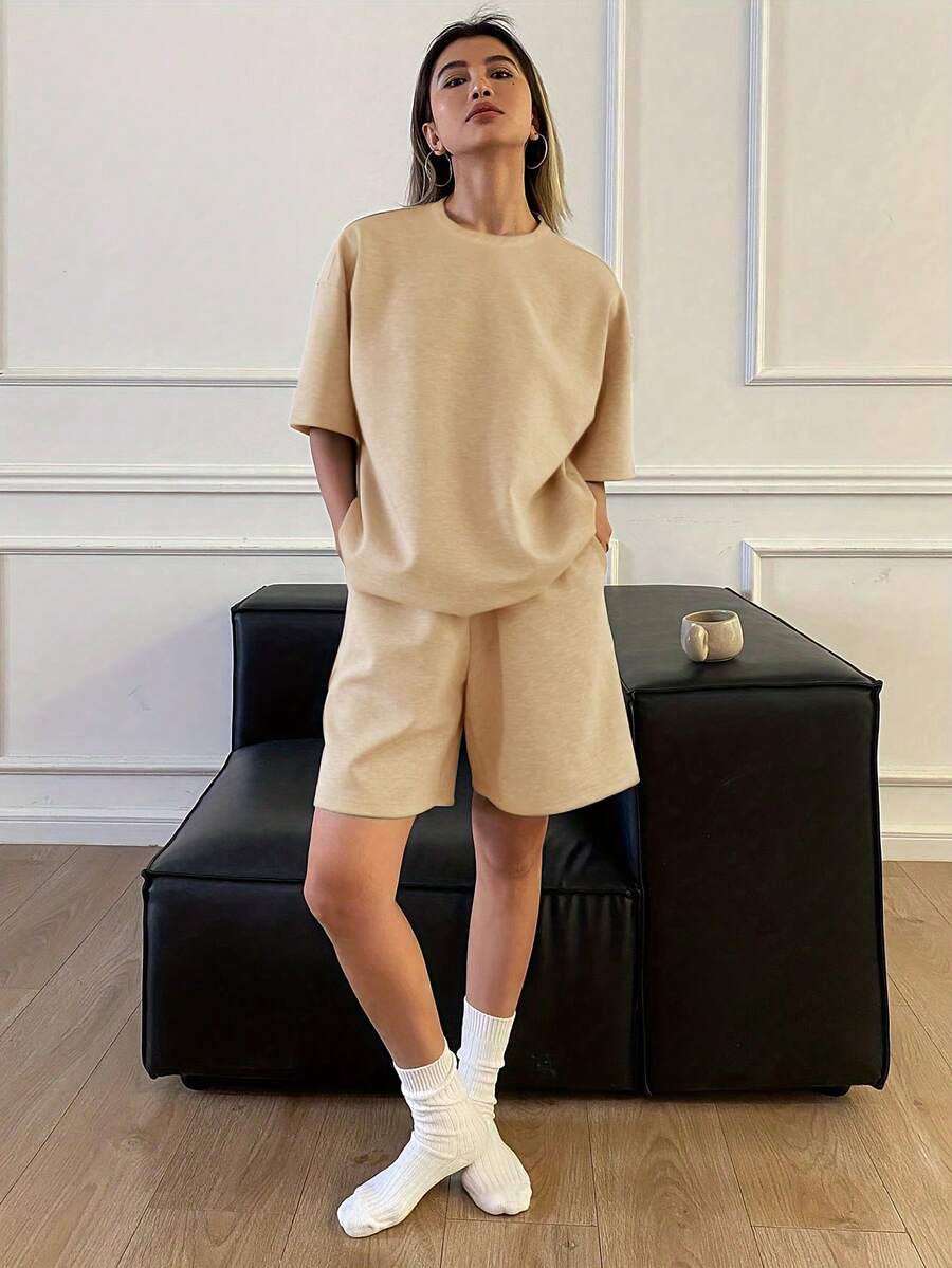 2pcs/Set Women's Solid Color Round Neck Short Sleeve Shorts Casual Loungewear Summer Elegant