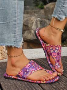 1 双佩斯利图案沙滩 PU（聚氨酯）水钻凉鞋，适合所有季节