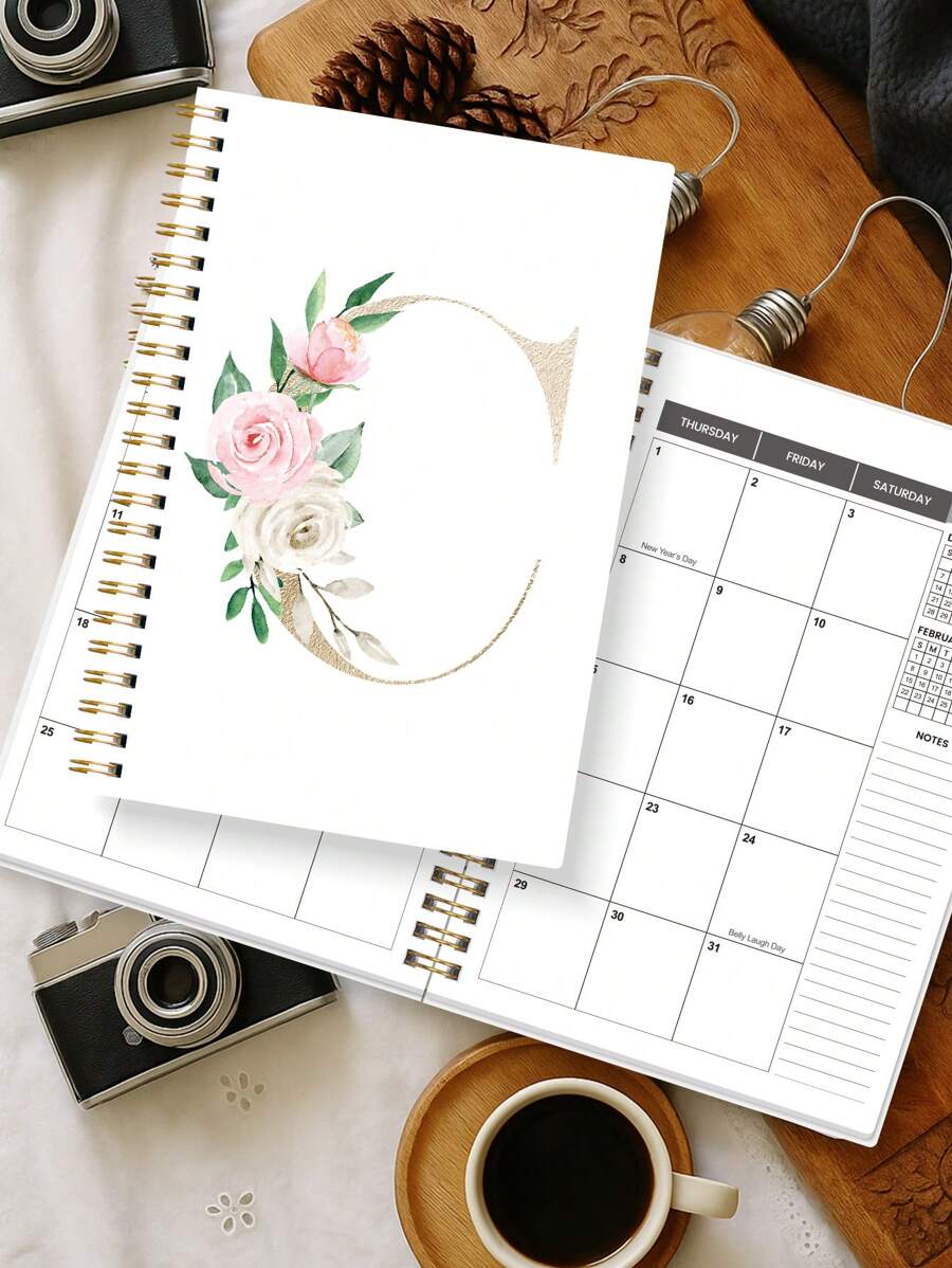 1 件花卉字母月度计划本 2025 年 7 月 - 2027 年 6 月，优雅的 24 个月记事本，带有金色字母和水彩玫瑰封面、月历页、笔记和节日 - 送给女性的个性化礼物，返校