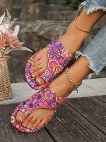 1 双佩斯利图案沙滩 PU（聚氨酯）水钻凉鞋，适合所有季节