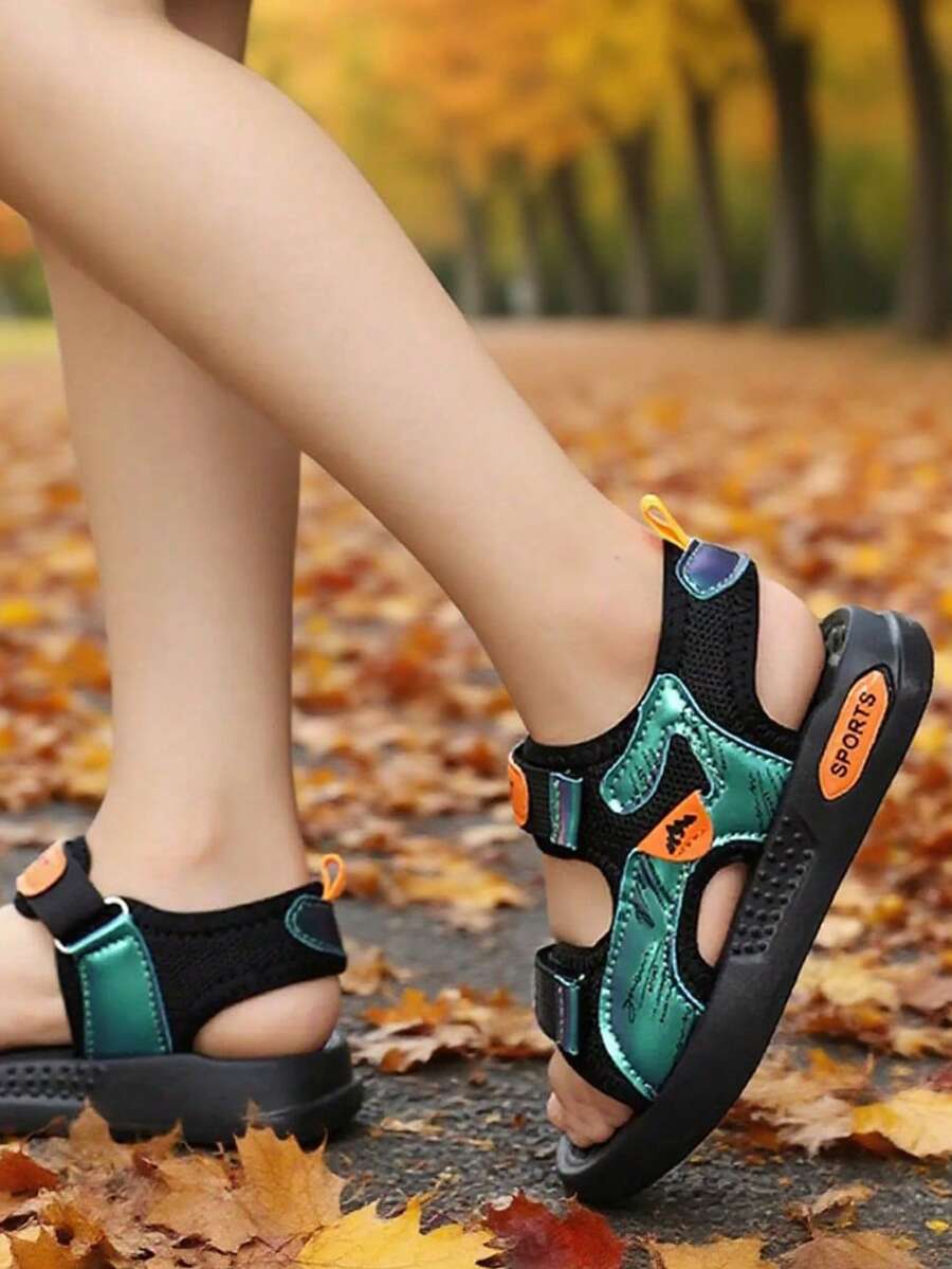 Sandalias de playa para adolescentes, zapatos de senderismo casuales, zapatillas deportivas para el campus, con correa de para un uso fácil, ligeros y transpirables cómodos (Patrón de letra asimétrico en la parte superior, texto SPORT de color asimétrico, entrega aleatoria)