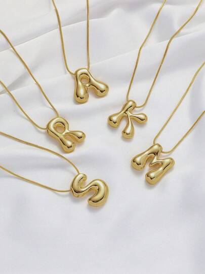 1 pièce Collier multicouche en acier inoxydable avec chaîne à perles de couleur cuivre brillant et lettre creuse A-Z. Collier ras-du-cou personnalisé pour un port casual pour femmes