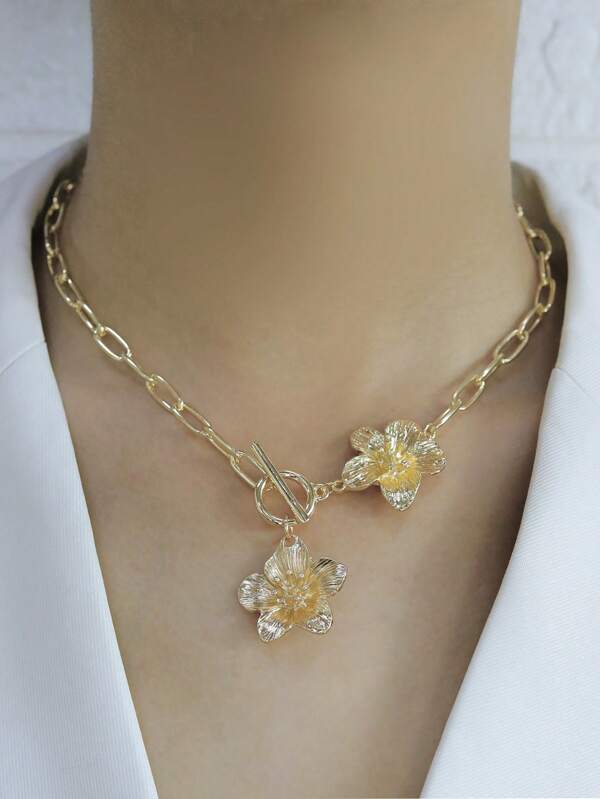 1pc Summer Refreshing Elegant Gold Flower Necklace, Classic O-Ring Clasp Luxurious Floral Jewelry Design, Versatile For Women Daily, Beach, Party Wear, Gifting