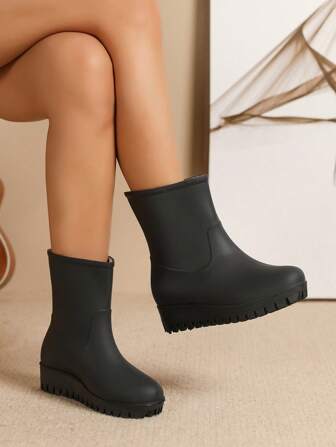 女式中筒雨靴，防滑防水耐用四季时尚纯色靴子