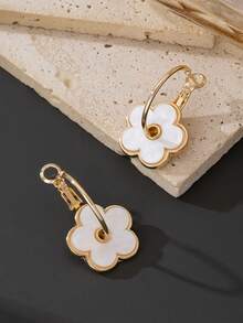 1 对时尚经典优雅奢华法式风格百搭幸运甜美白四叶草女士圈形耳环（无礼盒） - 白色 - 查看 3