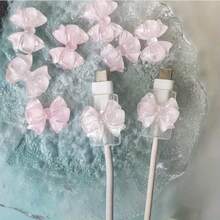 [Protector de cable duradero] 2 piezas Protector de cable USB rosa duradero con diseño elegante para accesorios de teléfono - Protector de cable de plástico con adorables acentos de lazo, protector de cable para cables de carga - Conjunto multicolor de 2 piezas - Ver 1