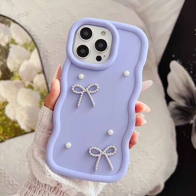 1个千禧多巴胺马卡龙大波浪手机壳，兼容苹果16/红米Note 11 4G/三星Galaxy A55/Infinix Note 30/摩托罗拉Moto E30/Camon 20/Camon 20 Pro 4G/Spark 8C/Spark Go 2022/Smart 7/Smart 8，金属蝴蝶结仿珍珠装饰，防水防震防摔防刮。