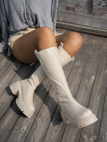 2025秋冬新款女士制服靴，圆头粗跟中筒靴，后拉链设计，防水厚底，米色，四季皆宜，时尚女士高筒靴，尺码偏小，建议选购大一码。