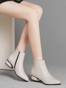 女式踝靴，低跟，粗跟，浅灰色，秋冬，设计感，日常穿着，皮革工艺，尖头，时尚风格，适合现代女性，休闲和办公场合 - 米色 - 查看 3