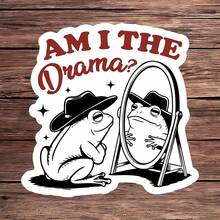 1 PIEZA Pegatina divertida con meme "¿Soy el drama?", pegatina humorística de una rana vaquera, pegatina para portátil con frase relatable para autoconciencia, adhesivo brillante y resistente al agua para botellas, tumblers y teléfonos, regalo gracioso para amigos e introvertidos, gráfico de cita popular para personalización expresiva, acento de declaración excéntrica