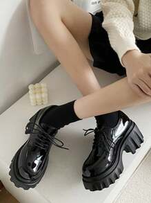 7.5厘米超高跟厚底英式牛津鞋，黑色漆皮粗跟防水台玛丽珍乐福鞋，系带休闲通勤鞋，百搭2025年秋季
