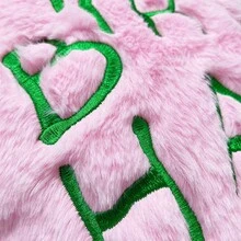 MINISO 哈利波特系列16号海格的蛋糕靠垫，创意蛋糕设计，柔软的毛绒材质，舒适的倚靠体验，客厅卧室放松必备，适合作为生日礼物或节日礼物 (1件) - 粉色 - 查看 3