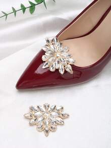 زوج واحد (2 قطعة) من الأحذية المزينة بالراين والزجاج والمعدن باللون الأبيض والذهبي بأشكال الزهور والمثلثات والنجوم قابلة للفصل، إكسسوارات أنيقة للأحذية للنساء ذات الكعب العالي والكعب المدبب والأحذية المكتبية - الذهبي - مشاهدة 3