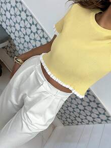 تريكو قصير الأكمام أنيق لحفل التخرج العطلة الصيفية للمرأة الممتلئة، تريكو علوي بذيل مكشكش بلون أصفر زبدي