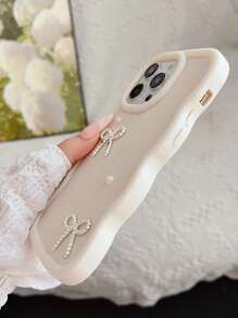 1pc Millennium Dopamine Macaron Big Wave Phone Case Suitable For IPhone 16/Redmi Note 11 4G/Galaxy A55/Infinix Note 30/ Moto E30/Camon 20/Camon 20 Pro 4G/Spark 8C/Spark Go 2022/Smart 7, Smart 8, Metal Bowknot Pearl Decor Waterproof Shockproof Anti-Fall Scratch Resistant