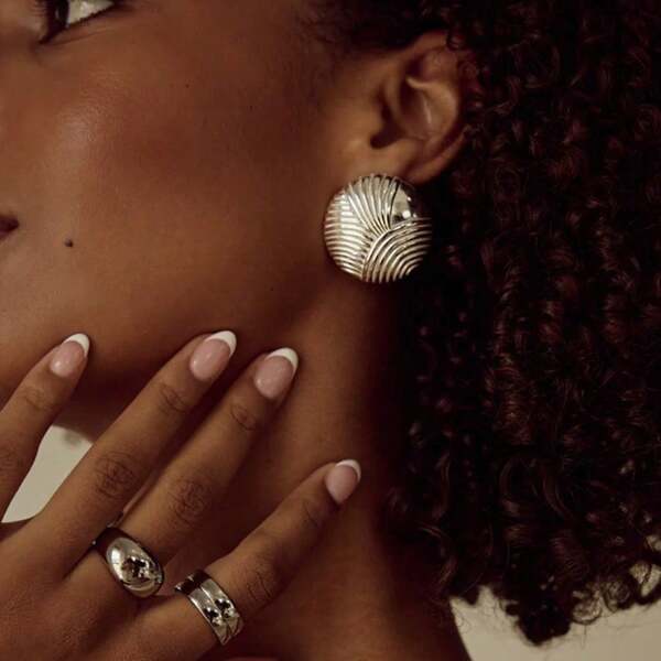 2 pièces de boucles d'oreilles rondes irrégulières de style français, boucles d'oreilles rétro mode en acier inoxydable bicolore polyvalentes