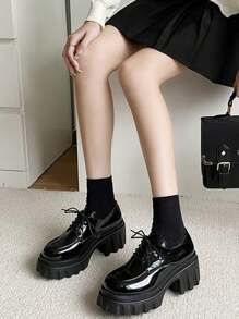 7.5厘米超高跟厚底英式牛津鞋，黑色漆皮粗跟防水台玛丽珍乐福鞋，系带休闲通勤鞋，百搭2025年秋季