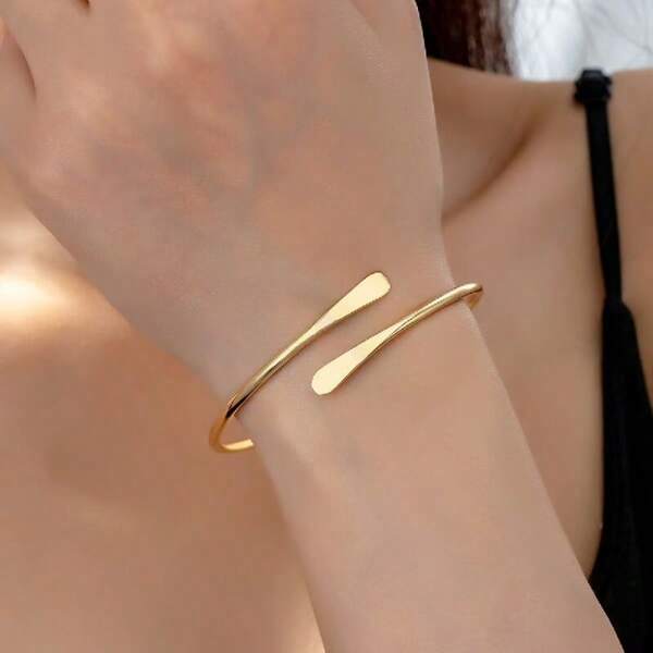 1 pieza Brazalete minimalista de metal abierto, color dorado/plateado con extremos aplanados personalizados para mujeres