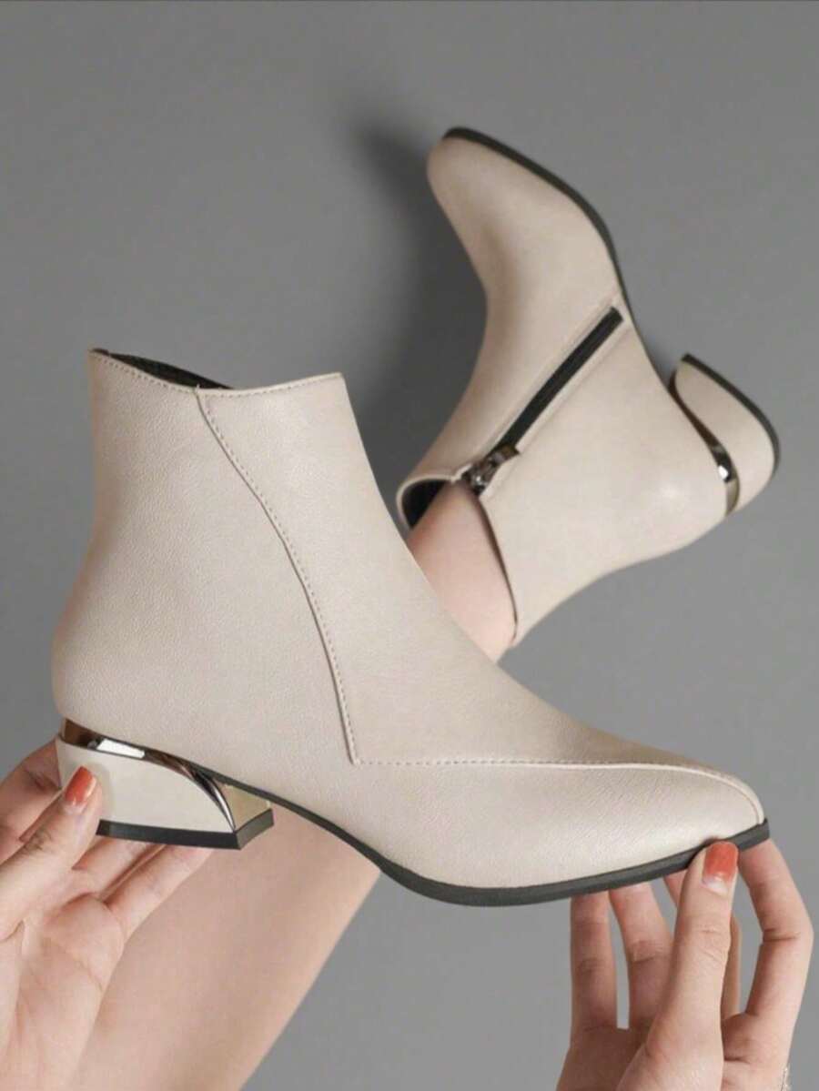 女式踝靴，低跟，粗跟，浅灰色，秋冬，设计感，日常穿着，皮革工艺，尖头，时尚风格，适合现代女性，休闲和办公场合 - 米色 - 查看 1