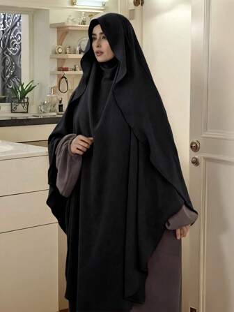 一件保守款阿巴雅头巾，伊斯兰风格，带荷叶边设计，方便保护隐私，适合日常祈祷穿着，四季皆宜。