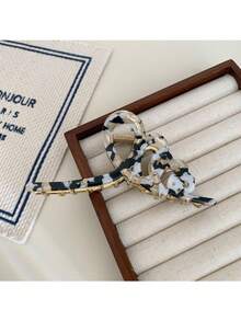 Korean Elegant Heart Shaped Plastic Claw Hair Clip, Medium Size, Wholesale,Hair Accessories,Hair Claw,Claw Clips,Hair Clutch,Hair Jaw Clip Fall Winter For Vacation Outfits Woman