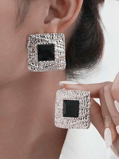 1 Pair Luxury Fashion Exaggerated Creative Wave Pattern Square Rhinestone Stud Earrings, Suitable For Women's Evening Party, Cocktail, Travel, Holiday Gift