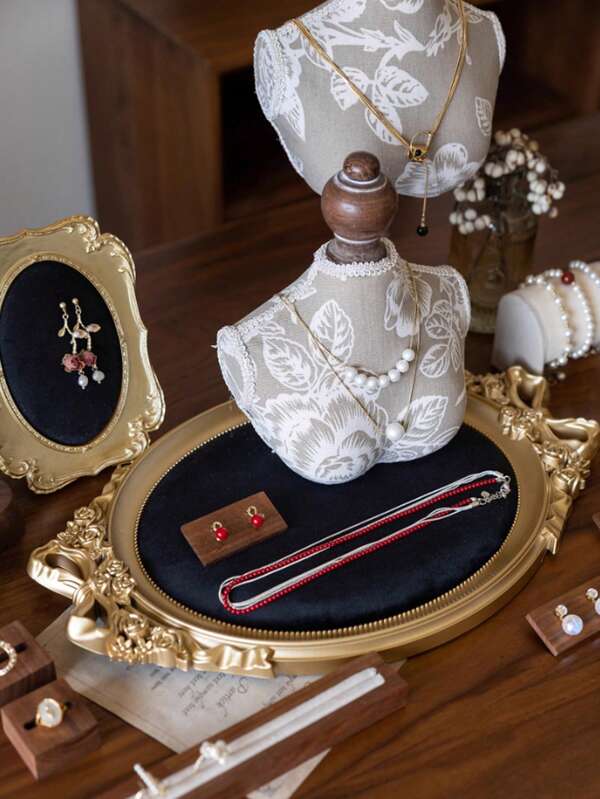 Torres de exhibición de joyas de estilo barroco vintage de resina - Organizador rectangular de collares de respaldo de terciopelo lujoso para la mesa, perfecto para accesorios multiusos y soporte de aretes, impresionante vitrina decorativa de joyas para la decoración del hogar, regalo ideal para amantes de la moda y entusiastas de la joyería, realza tu espacio con un encanto y sofisticación atemporales, perfecto para regalos navideños y ocasiones especiales