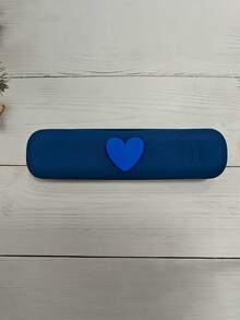 1 Caja de almacenamiento de brochas de maquillaje con forma de corazón para viaje, con gran capacidad, hecha de material de silicona, con estilo y portátil, adecuada para guardar brochas de maquillaje facial. Tiene una textura suave y lisa, con múltiples opciones de color disponibles. Bolsa, bolsa de maquillaje, organizador de maquillaje, bolsa de aseo, organizador de escritorio, bolsa de cosméticos, bolsa de maquillaje, organizador de maquillaje, accesorios de tocador, bolsa de maquillaje, bolsas de maquillaje, joyero, bolsa, soporte de brochas de maquillaje, soporte de brochas, organizador de perfumes, bolsa