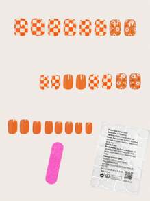 24 件短方形按压式假指甲，展现迷人魅力，时尚的 Y2K 风格按压式指甲，纯浅橙色，对比鲜明的云白色棋盘格图案，具有优雅的秋冬焦糖色调和可爱的花卉图案，全覆盖假指甲，适合女性和女孩，包括 1 片粘性标签和 1 件迷你锉刀条果冻凝胶，随机发货 - 彩色 - 查看 3