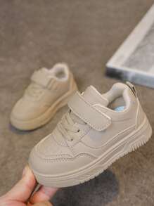 Nuovi stili primavera-autunno 2025: scarpe sportive bianche, scarpe casual traspiranti, scarpe stile coreano, scarpe antiscivolo con suola morbida e slip-on per bambini e bambine