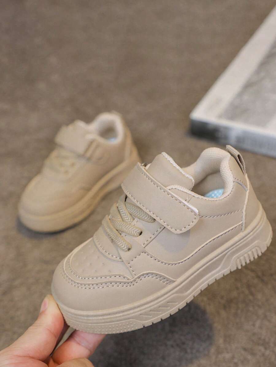 Nuovi stili primavera-autunno 2025: scarpe sportive bianche, scarpe casual traspiranti, scarpe stile coreano, scarpe antiscivolo con suola morbida e slip-on per bambini e bambine