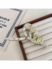 Korean Elegant Heart Shaped Plastic Claw Hair Clip, Medium Size, Wholesale,Hair Accessories,Hair Claw,Claw Clips,Hair Clutch,Hair Jaw Clip Fall Winter For Vacation Outfits Woman