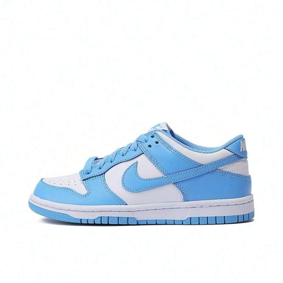 Nike Dunk Low GS UNC 2021 年级运动鞋光滑皮革大学蓝白色透气鞋头 CW1590-103 - 大學藍 - 查看 1