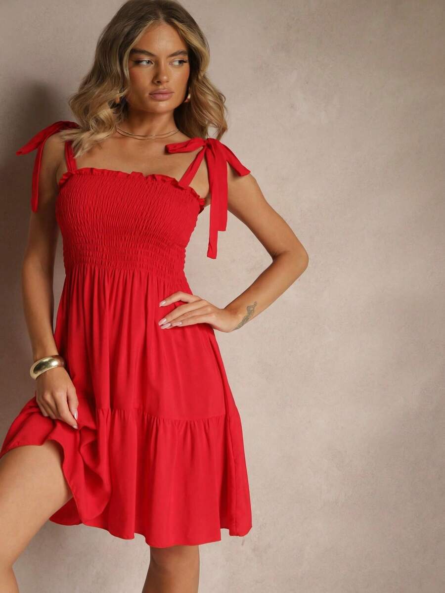 棉质连衣裙，配有松紧带和系带