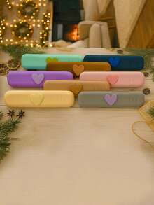 1 Caja de almacenamiento de brochas de maquillaje con forma de corazón para viaje, con gran capacidad, hecha de material de silicona, con estilo y portátil, adecuada para guardar brochas de maquillaje facial. Tiene una textura suave y lisa, con múltiples opciones de color disponibles. Bolsa, bolsa de maquillaje, organizador de maquillaje, bolsa de aseo, organizador de escritorio, bolsa de cosméticos, bolsa de maquillaje, organizador de maquillaje, accesorios de tocador, bolsa de maquillaje, bolsas de maquillaje, joyero, bolsa, soporte de brochas de maquillaje, soporte de brochas, organizador de perfumes, bolsa