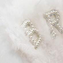 1pc White Feather Non-Folding Fan (13.38inch/15.75inch/18.9inch), Bridal Fan, Faux Pearl & "Bride" Letter Decor Fan, Bridal Shower Decoration Gift, Bachelorette Party Wedding Decor, Photography Prop