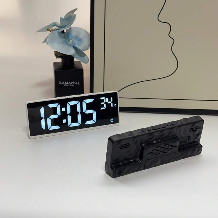 Multi-Function Smart Alarm Clock LED Accurately Displays Time, Date, And Indoor Temperature With Snooze Function For Gentle Wake-Ups. Features A Large, Clear Screen With Soft Night Light For Easy Viewing. Simple And Convenient Operation Makes It The Perfect Bedside Companion, Ensuring A Comfortable And Punctual Start To Your Day, Whether For Work Or Weekend Relaxation. - 白色白螢幕 - 查看 6