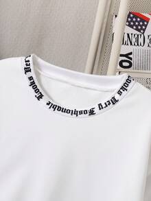 Ein stilvolles und attraktives Set aus Rundhals-Sweatshirt mit Buchstaben-Aufdruck und langen Ärmeln für Jungen, mit einzigartigem Design und bequemem Stoff, perfekt für Outdoor-Urlaube und Lässig Kleidung im Herbst und Winter