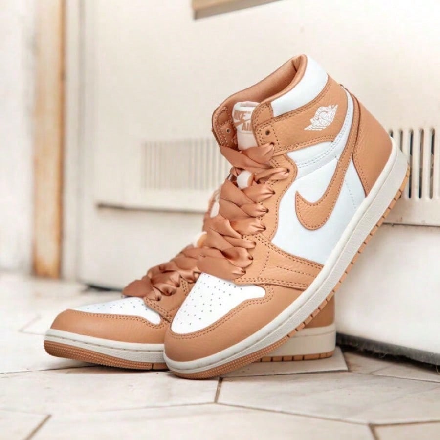 Jordan Air 1 Praline Women's Sneakers Premium Leather Caramel