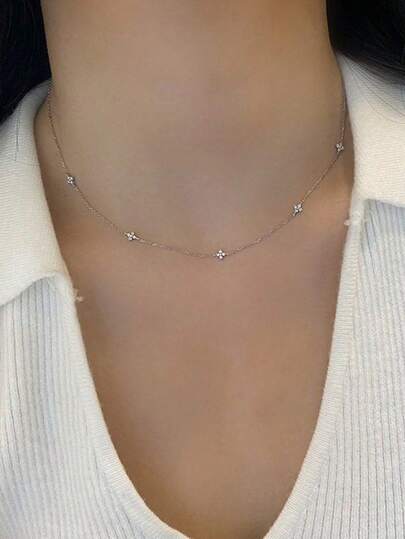 1個 ファッションジルコニアクローバー花銅ジルコニアペンダントネックレス、エレガントで洗練された、卒業、入学、ギフト、カジュアルウェア、女性のネックレスに適しています