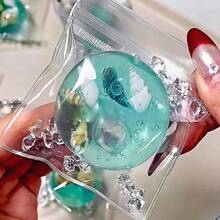 1/2/4 件海洋贝壳海螺揉捏方球夏季减压海洋揉捏球缓解焦虑玩具，适合学生和办公室工作人员，生日和毕业典礼的完美礼物 PVC 玩具，缓解焦虑和放松的坐立不安玩具，适合成人的完美办公桌配件