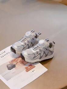 1 par de zapatillas de moda con diseño de botón giratorio de malla de PU y suela blanda, adecuadas para primavera y otoño - Plateado - Ver 4