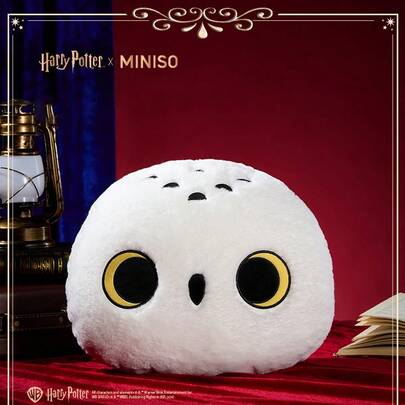  MINISO Harry Potter Series No.16 Hedwig Back Cushion, Cute Owl Design, Soft Plush Material, Comfortable Leaning Experience, Essential For Relaxing In The Living Room And Bedroom, Suitable As A Birthday Gift Or Holiday Gift (1PC)