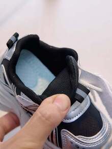 1 Paio di Scarpe Sportive Casual per Bambini Piccoli/Bambini, con Suola Morbida Antiscivolo e Traspirante, Sneaker da Trekking Leggere, Adatte per Tutte le Stagioni