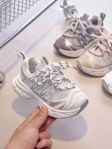 儿童运动鞋/儿童鞋/男童跑鞋/女童步行鞋，网眼和 PU 皮革鞋面，透气，适合春季、夏季、秋季、冬季、返校，新设计，轻便，防滑橡胶鞋底，钩环设计，易于穿脱，适合跑步、学校、户外、训练、所有季节，适合 3-14 岁 - 白色 - 查看 10